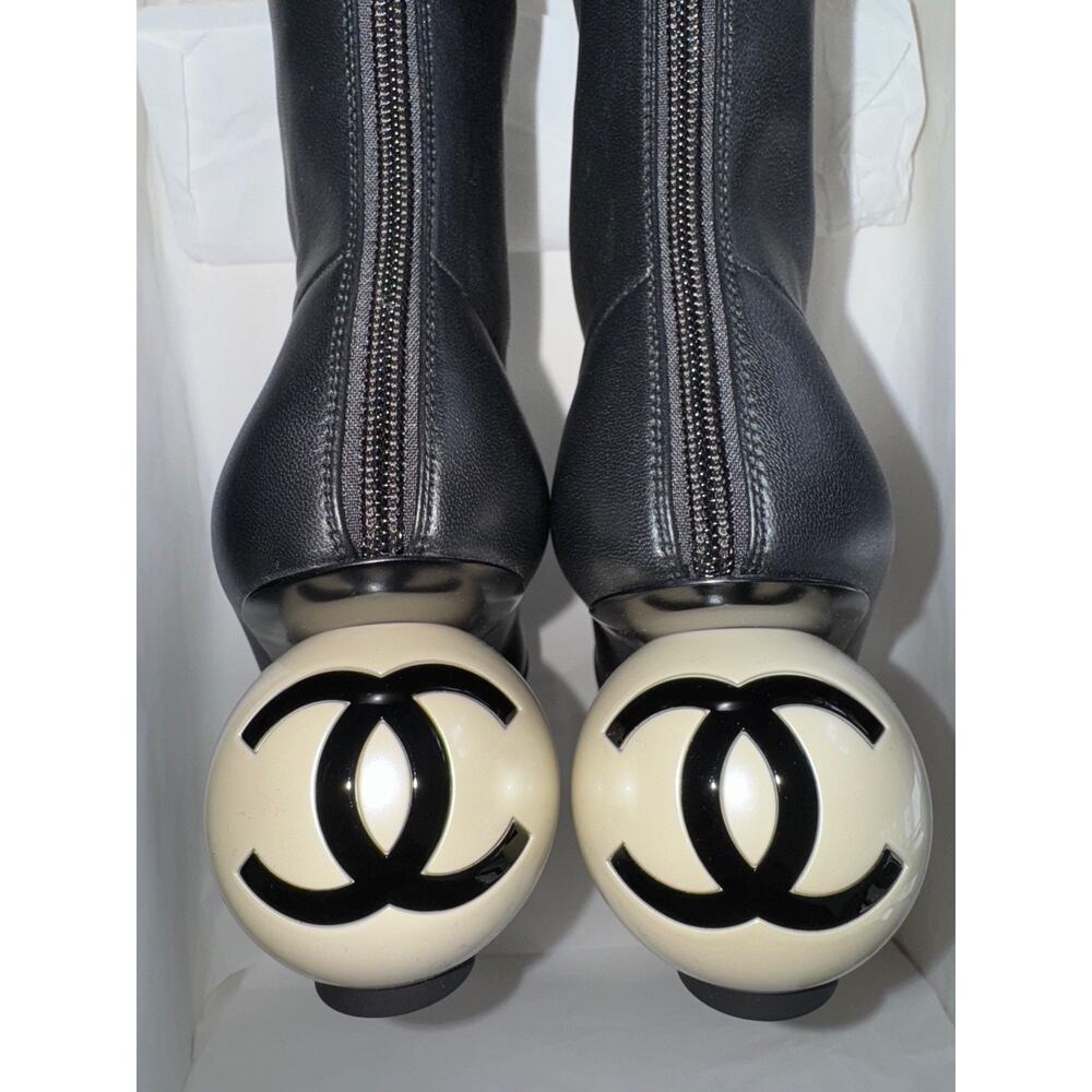 Chanel 25K Black White Pearl Ball Heel CC Logo Stretch Leather Calf Boots 37.5 - Picture 14 of 16